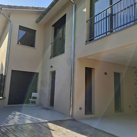 Maison Du Bord Du Rhone Сasa de vacaciones
